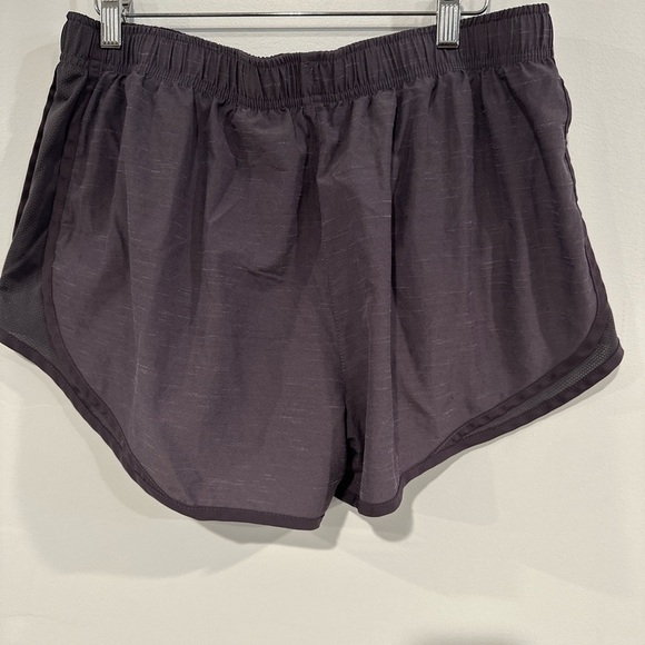 Nike Dri-FIT Tempo Running Shorts Women’s Size XL Gray - Picture 2 of 3